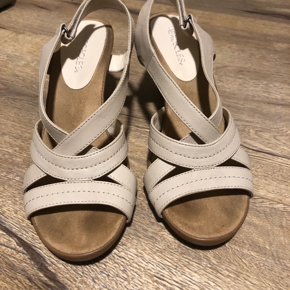 2 for $20 - EUC Strappy cream heeled sandals - Picture 3 of 9